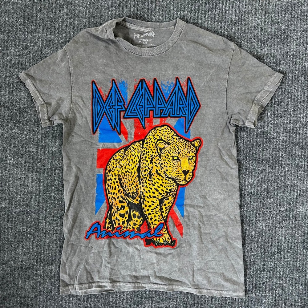 Def Leppard T-Shirt Mens Size S Gray Animal Graphic Acid Wash Cotton Rock Band